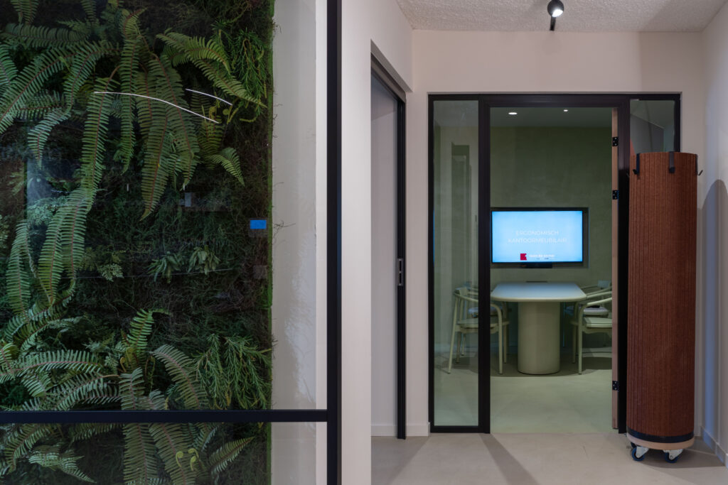 Toon De Somer - Showroom 18 Toon De Somer Showroom 18