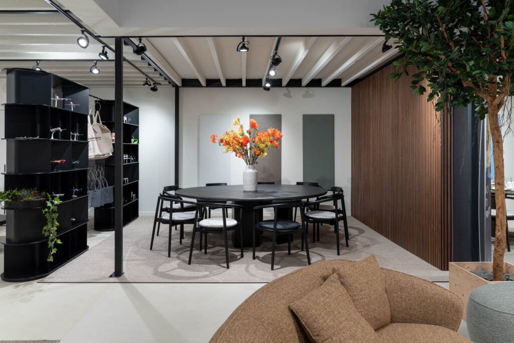 Toon De Somer - Showroom 9 Toon De Somer Showroom 9